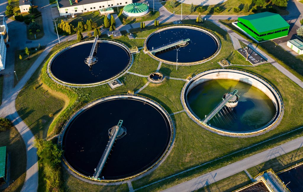 Aerial view an industrial water treatment‎ facility powered by Pentair Industrial Solutions