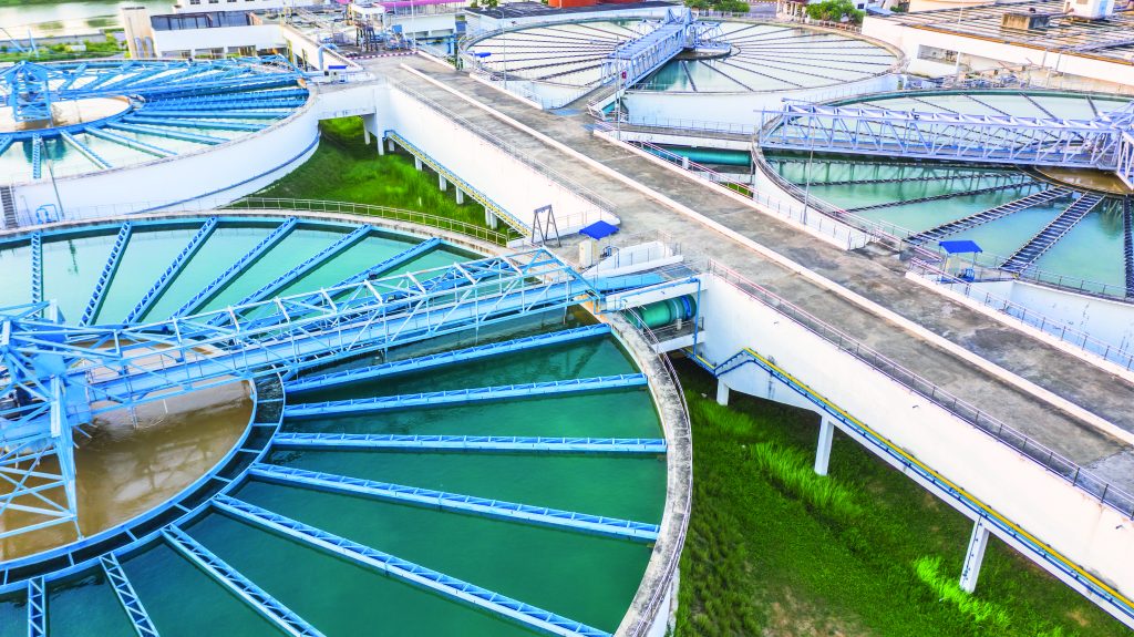 Aerial view an industrial water treatment‎ facility powered by Pentair GIẢI PHÁP CÔNG NGHIỆP